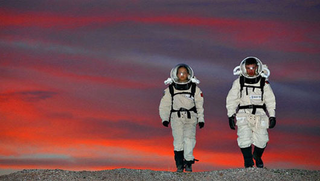 Illustration for article titled Could SpaceX land the first humans on Mars?